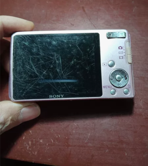 索尼旧相机，配件出 感兴趣的话点“我想要”...