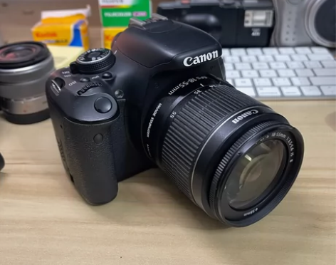佳能600d 单反套机 成色如图旮 功能完...