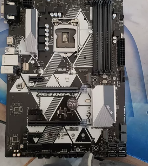 华硕b365 plus主板，功能正常，有挡...