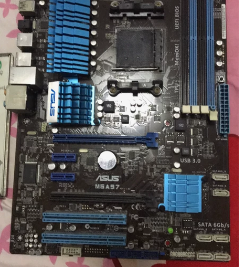 三块坏的主板两块h61一块am3主板。都是...