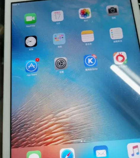 苹果ipad mini16G白色，成色如图...