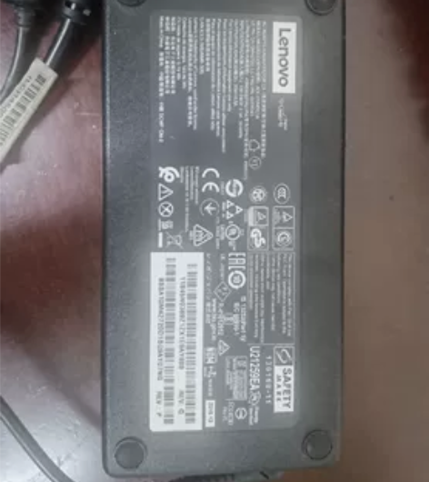 联想拯救者y7000的充电线，95新 感兴...