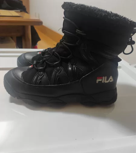 童鞋34-35码    斐乐正品童鞋，冬季...