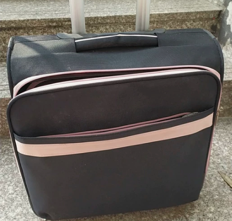 玫琳凯拉杆箱，质量非常好，用的次数不多。现...