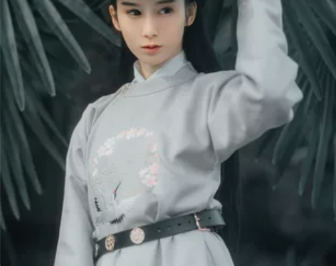 兰若庭汉服   圆领袍 感兴趣的话点“我想...