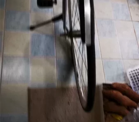 闲置成人山地车,9成新,车况良好,轮胎很新...