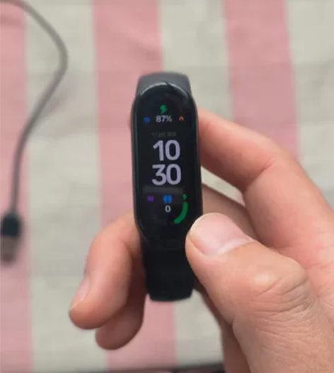 小米手环6 nfc版， 成色差，有划痕，功...