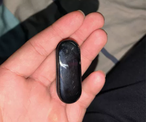 小米手环6 有盒子充电线 入手渠道：京东 ...