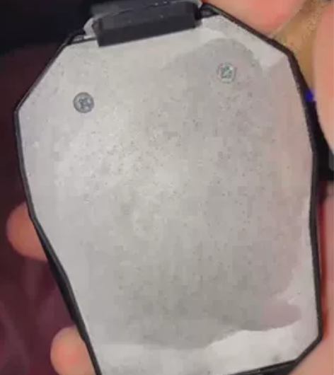 （全新捡漏）影巨人手机散热器 黑色送指套，...