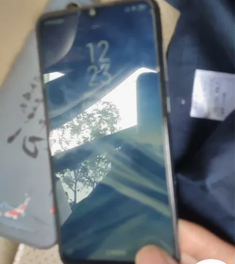 小米9se备用机，有维修，不能更新系统，指...