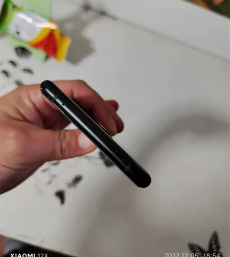 小米mix2有小磕碰无划痕屏幕有个小白点不...