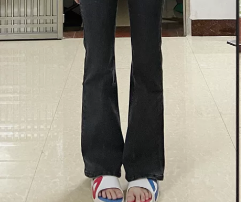 小红书博主太多衣服了 全新仅试穿几分钟 带...