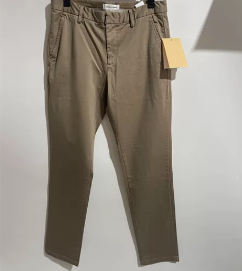 杰克琼斯加厚休闲裤！面料很柔软，做工精细！...