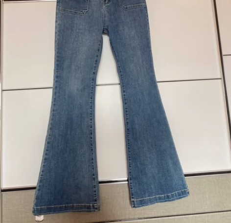 全新高腰微喇牛仔裤 带弹力 颜色好看 穿着...