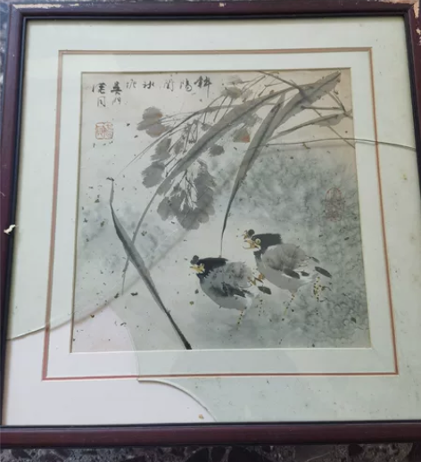吴湛圆,生于苏州,擅花鸟,兼画人物山水,作...