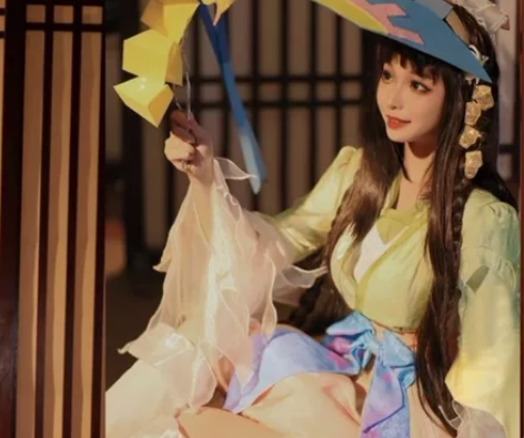 娜可露露晚萤cos （约换花间舞 衣服忘记...