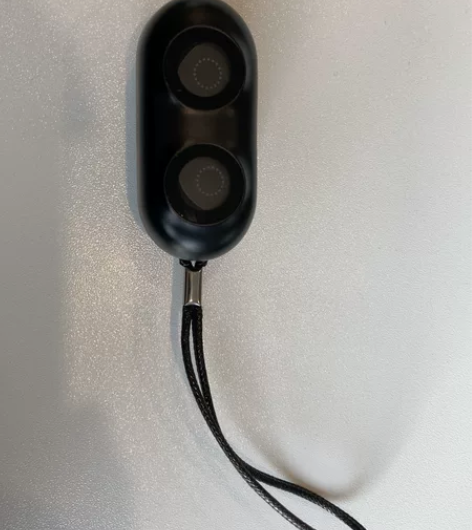 IPX7级别防水TWS蓝牙入耳式耳机，带智...