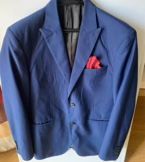 男士双开插叉修身西服，原价300，二手闲置...