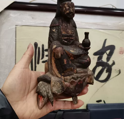 清木雕净瓶观音造像摆件,如图品相,约高20...