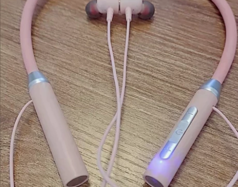店到期，运动蓝牙耳机挂脖式重低音颈戴式耳机...