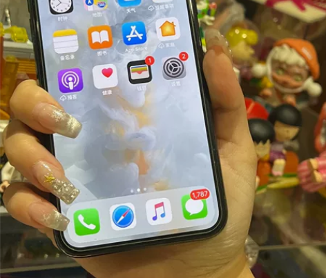 苹果iphone x 黑色 64g内存，有...