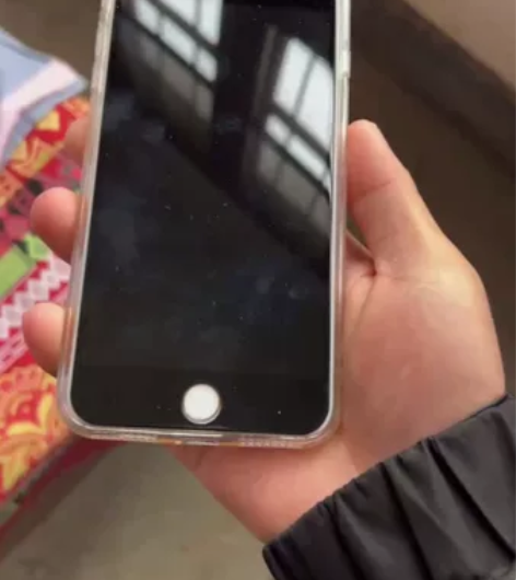 iPhone 8 Plus送充电宝充电器钢...