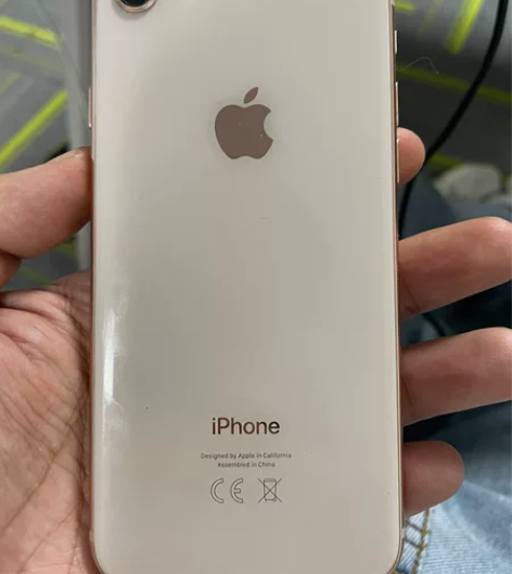苹果8 64g 不经常使用 屏幕完好 边缘...