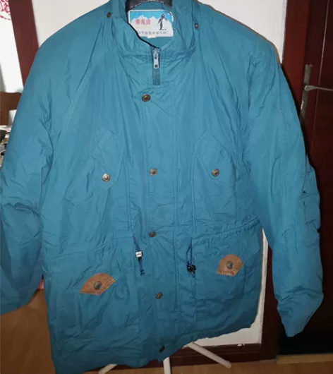 男羽绒服，正规商厦购入，著名商标，很厚30...