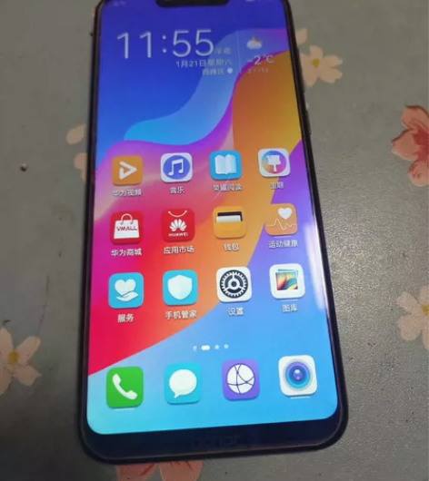 这是18年给父母买的一台6+64g的紫色荣...