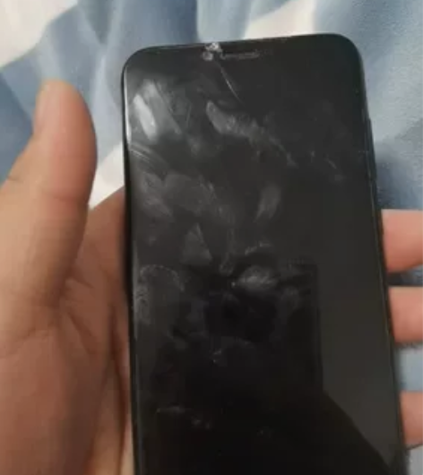 出台荣耀play，战损 如图片，触屏正常，...