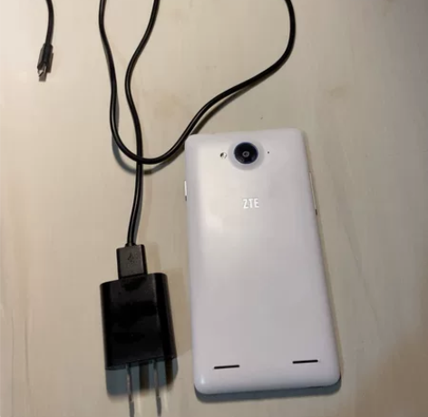 中兴V5S双4G兼容版手机，几乎全新，虽然...