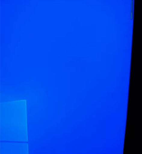 机械革命x8ti笔记本屏幕微瑕，有点水印看...