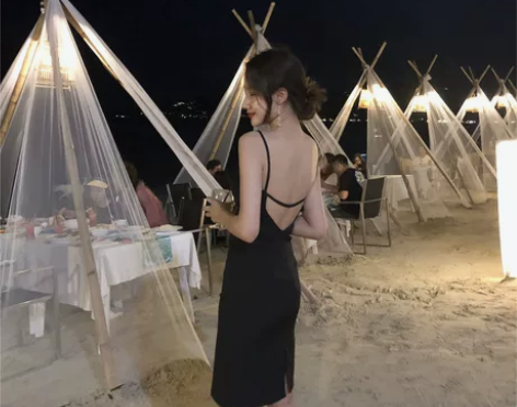沙滩裙女海边度假裙子夏连衣裙性感露背短裙黑...