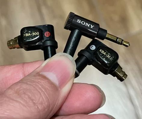 宝贝描述：索尼XBA-300AP耳机含泪转...