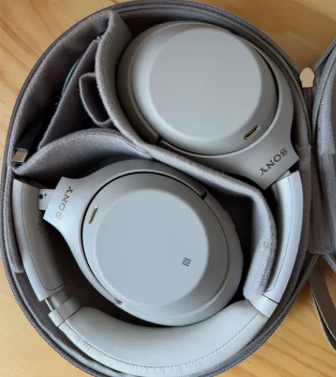 索尼降噪耳机 WH-1000XM3 [右]...