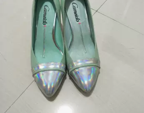 全新卡美多浅绿色羊皮单鞋购于唯品会,38码...