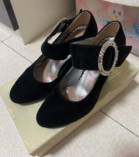 绒面钻扣单鞋，粘扣，35码，跟高6厘米，九...