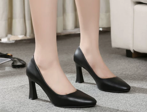 粗跟单鞋足意尔康真皮圆头高跟鞋女黑色酒店面...