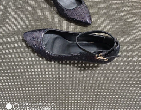 36码黑色亮片四季单鞋女式尖头浅口高跟鞋断...
