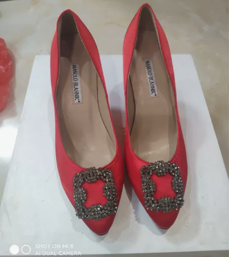 绸缎面35码6厘米水钻扣单鞋，全新，亏本出...