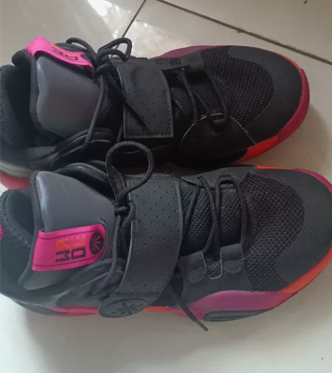 李宁韦德系列37码  前年在唯品会平台买的...