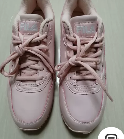 斐乐女大童复古阿甘运动鞋春秋款，全新孤品一...
