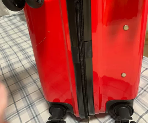 全新旅行箱 20寸 有红,黄,黑 三个颜...