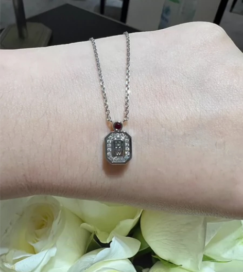 Harry winston 香水瓶满钻白金...