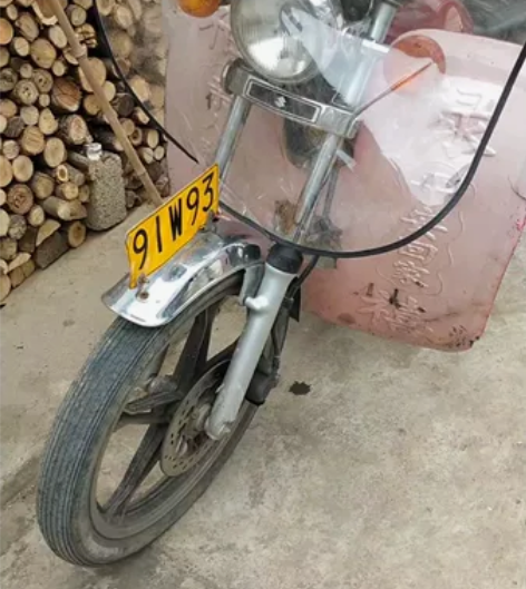 进口铃木125摩托车，便宜出有牌，掉审，1...