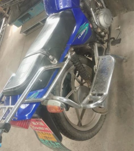 闲置豪爵摩托车,正常骑着,电启动,大灯一切...