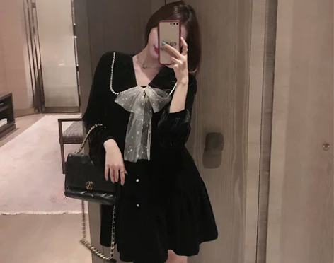 秋冬丝绒网红蝴蝶结连衣裙加厚外穿娃娃珍珠领...