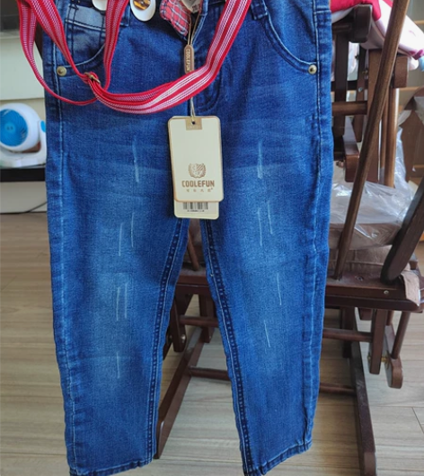 全新可乐凡尼背带牛仔裤110码腰围24CM...