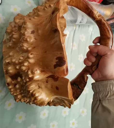 根雕花篮直径30cm，高24cm。整体无瑕...