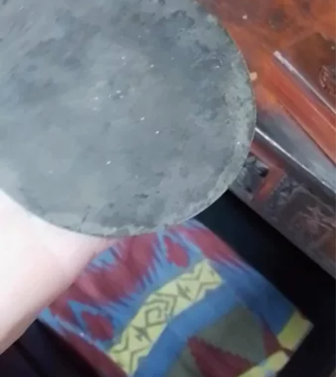 老铜镜，一眼大开门。背面鎏金工艺，部分以脱...
